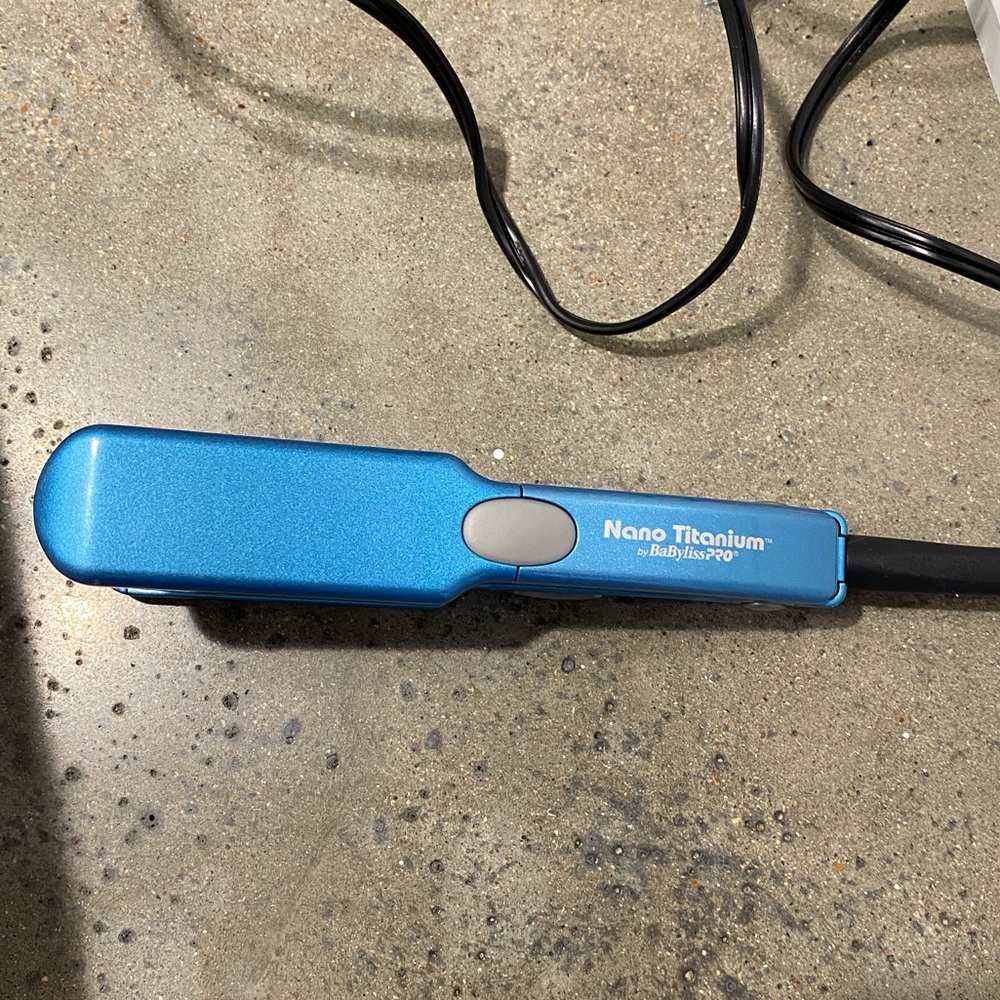 Nano titanium BaByliss pro mini straightener